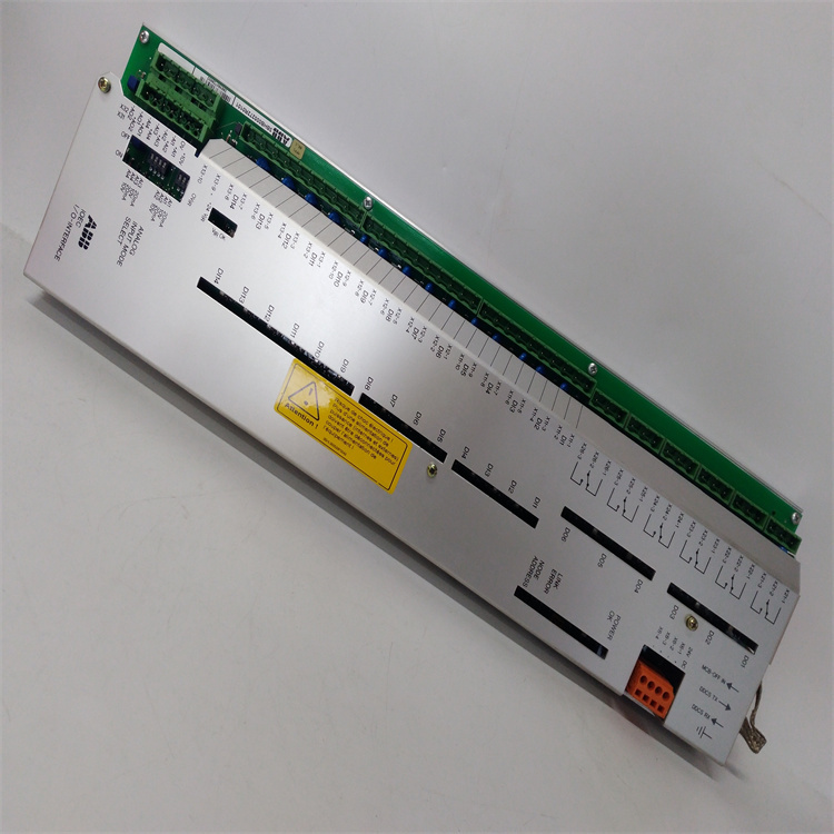 ABB UFC719AE01 3BHB003041R0101  输入输出模块
